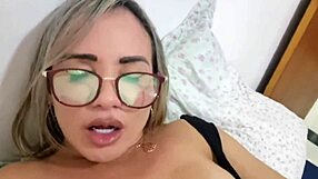 professora casada ensina aulas com peitos grandes e boceta molhada