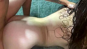 me follo el co�o de mi hermanastra