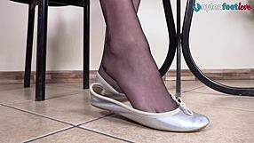 Leggy brunette ballerina toes tease in nylon pantyhose