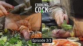 Extreme urinebuis kwelling met pik in keuken