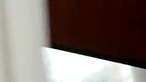 Plavuša pastorka Lily Rader prima tvrdo jebanje kao pro.