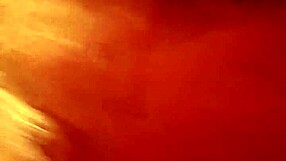 Rocky Tajauta oseća intenzivno zadovoljstvo sa dubokim lizanjem dupeta i analnim rimjobom