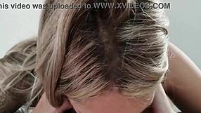 Chupa e masturba with petite babe and small tits