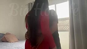 绿帽邀朋友在床上猛捅我屁眼