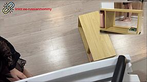 i'm stuck, now it's your turn to help mommy