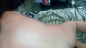 Petite brunette 18+ sebarkan lebar anal keras sampai muka