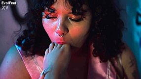 wanna see bbw foot and face sitting?