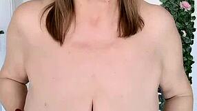 Groovy granny mariaold shows off huge natural tits in red stockings 😍