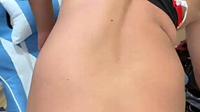 Ricas tetas de transexual con pene adentro