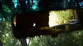 Superbe Sex Moment In Nature Without Condom With Jesyka Diamond!