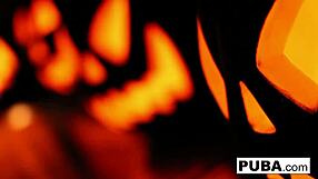 2 hot blondes share halloween scare