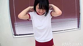 Eerste keer in bloomers, houd je het uit met vibrator op tepels?