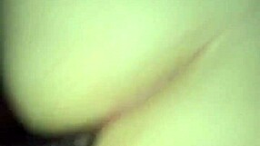 Latina with big booty has a casual chat with a friend.