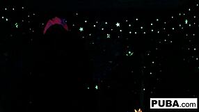 2 hot blondes share halloween scare