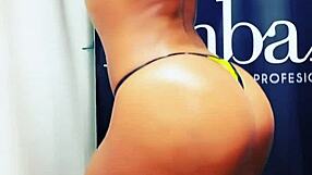 Mon Ex-Petite 18+ Amie A Un Corps Parfait Et Des Seins Incroyables!