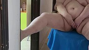 Wow, Coolmarina discovers a new instrument for hard fucking!