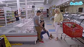 Amateur Teen 18+ Sucks Big Black Cock And Gets Fucked In Public Bbc