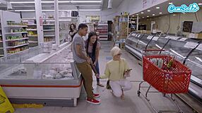 Amateur Teen 18+ Sucks Big Black Cock And Gets Fucked In Public Bbc