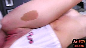 Vay bu fışkırtan hatun komşu amcığını sikerken kirli konuşuyor POV