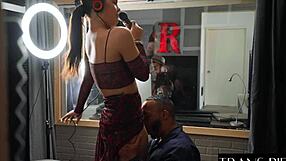 Pretty Shemale Daisy Taylor Stuns in Sexy Action