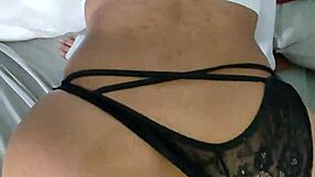 Ya papi detente mi culo esta dilatado y caliente me duele