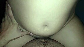 Viendo Su Coño Apretar Mi Pene Mientras Lo Monta