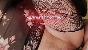 Shaved Pussy Super-Closeup Fuck