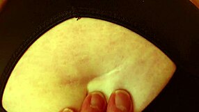 Dawnskye shows belly button and kisses