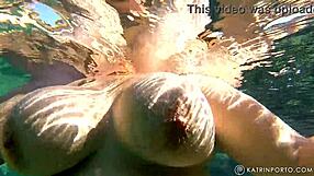 omg, bbw with hairy bush naked at beach! 🏖️