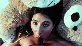 Entro En Mi Habitacion Y Me Sorprende Mi Padrastro Le Comi La Polla Mejor Que Mi Madre Y Recibí Un Facial