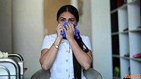 Hey nurse, can latex gloves turn me on like this?