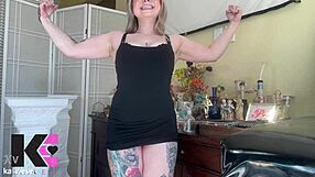 watch me flex these arms & ass in slow-motion