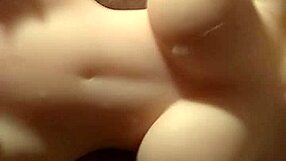 Plavolasa mlada 18+ draži z ogromnimi joškami za masiven cumshot