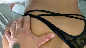 Ya papi detente mi culo esta dilatado y caliente me duele