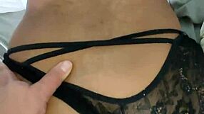 Ya papi detente mi culo esta dilatado y caliente me duele