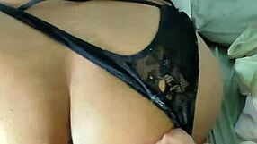 Ya papi detente mi culo esta dilatado y caliente me duele