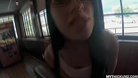 i fuck beautiful thicc alex coal on video