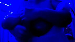 what’s with this blue light special on big curvy tits?