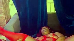 Sundaydogood614 shows her shaved pussy homemade