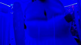 what’s with this blue light special on big curvy tits?