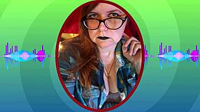 a milf femdom dominantly fingers herself to orgasm in amateur solo