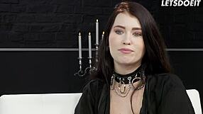 Τατουαρισμένη Πόρνη Misha Cross Παίρνει Γιγάντιο Μαύρο Πούτσο Βαθιά Στον Κώλο