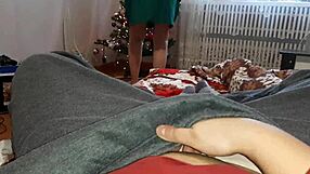 while my stepsister decoratin the christmas tree, i masturbatin riskily