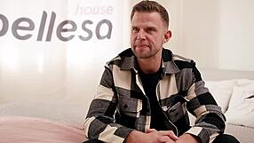 Big-Assed Beauty Takes It Up The Bum With Vince Karter!