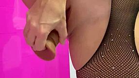 Dans La Salle De Bain With Masturbation