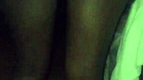 Hun leger som om det er hendes første gang med eskorter