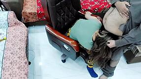 Desi Office Sex Pakistani Madam Fucked by Driver