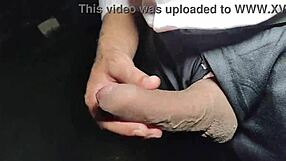 Yuri Gaúcho Kocok Kontol Gede di Tempat Umum dengan Panas Brasil