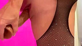 Dans La Salle De Bain With Masturbation