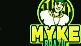 Raquel milher prepares to give her ass moaning loudly